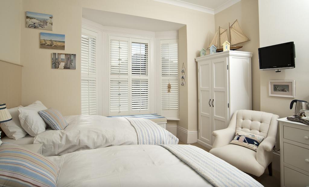Cavendish Lodge Portsmouth Room photo